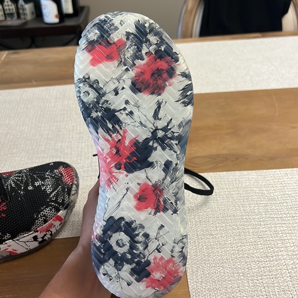 Training shoes - Picture 3 of 7